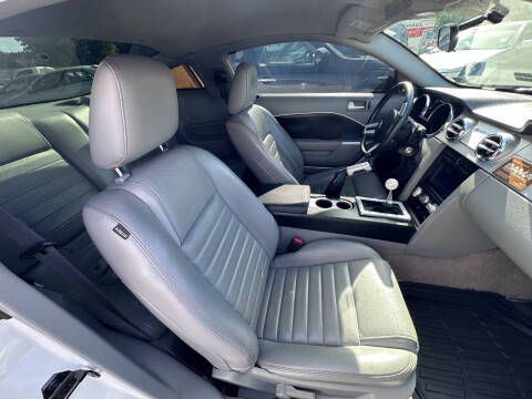 2007 Ford Mustang GT Deluxe