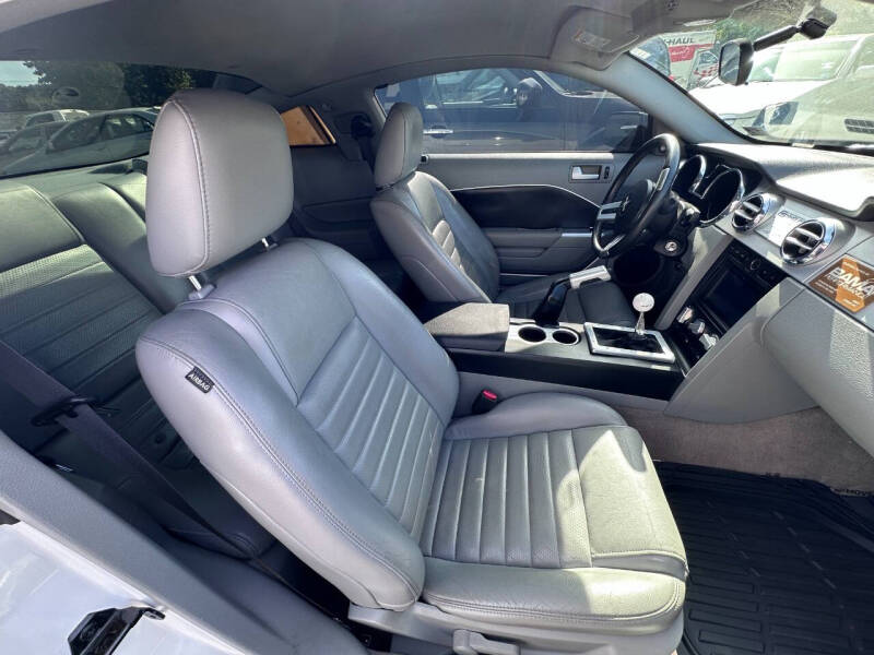 2007 Ford Mustang GT Deluxe