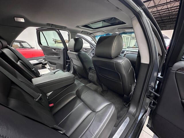 2011 Cadillac DTS Luxury Collection