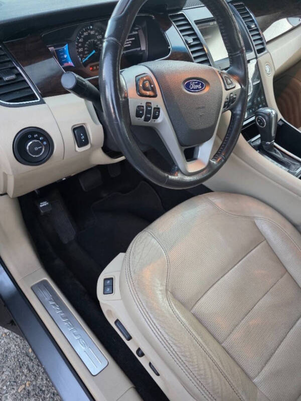 2013 Ford Taurus Limited