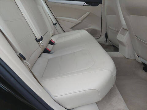 2012 Volkswagen Passat SE PZEV