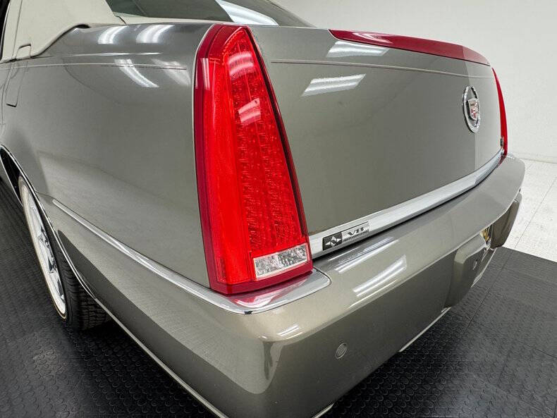 2010 Cadillac DTS Luxury Collection