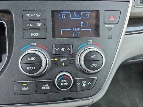 2017 Toyota Sienna XLE 7-Passenger