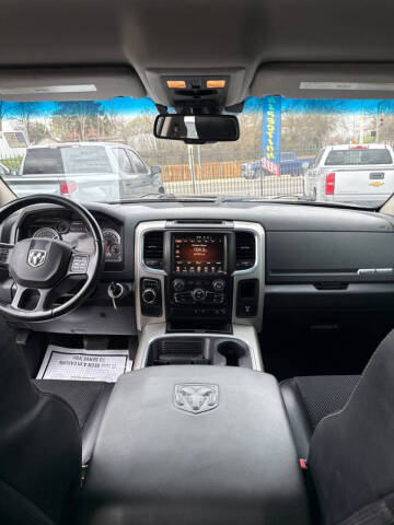 2017 RAM 1500 SLT