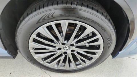 2023 Lexus RZ 450e Luxury