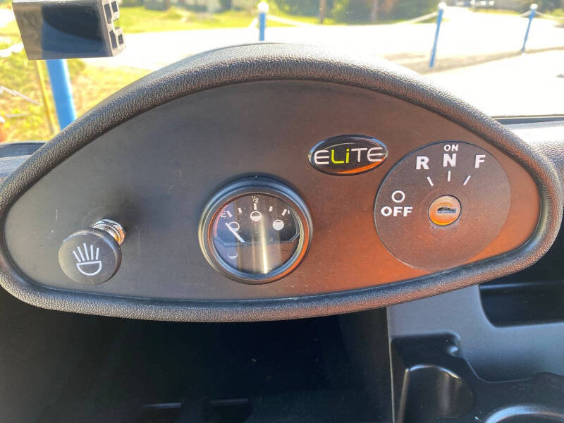 2020 E-Z-GO RXV