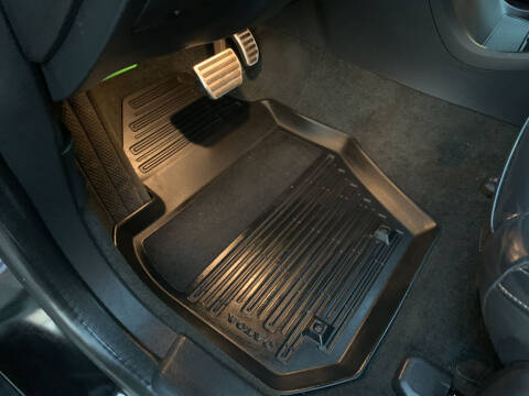 2016 Volvo XC60 T6 Drive-E R-Design