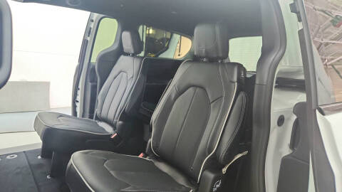 2027 Chrysler Pacifica Limited