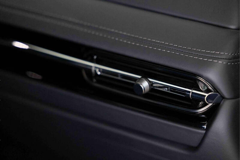 2025 Aston Martin DB12 V8