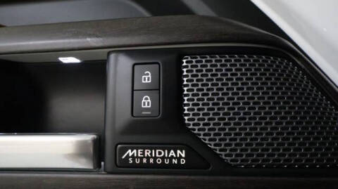 2023 Land Rover Defender 110 SE