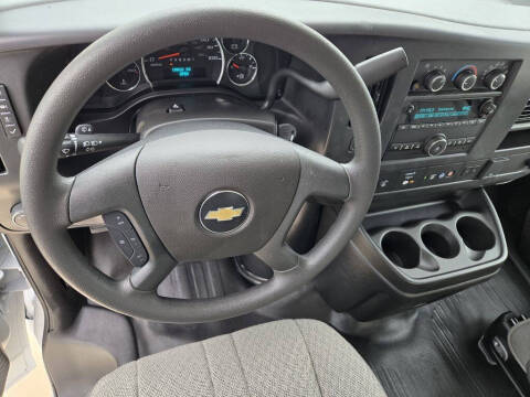 2025 Chevrolet Express 2500