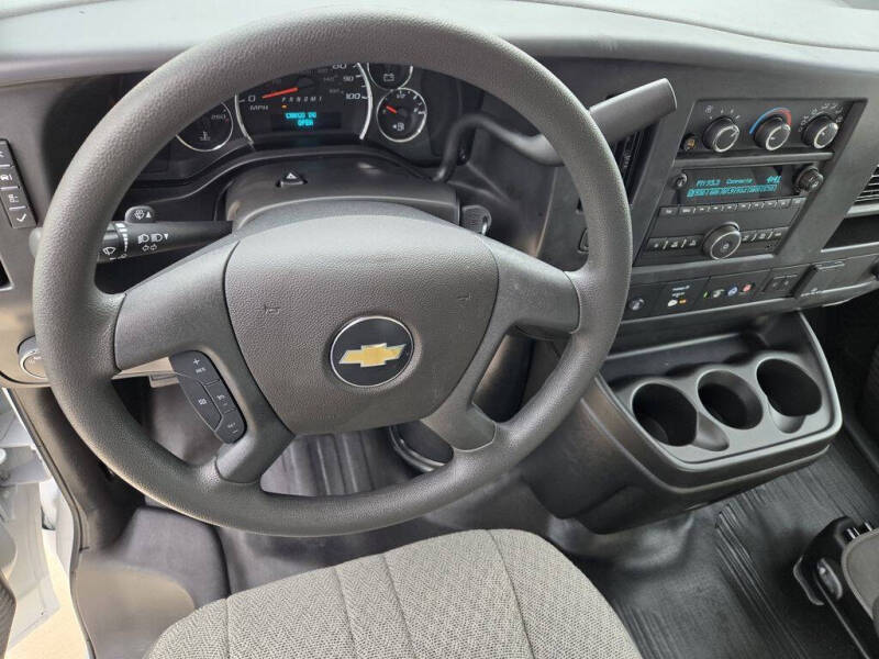 2025 Chevrolet Express 2500