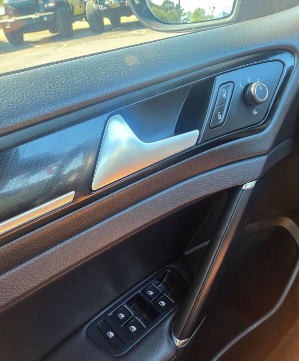 2017 Volkswagen Golf R 4Motion