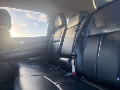 2020 Nissan Pathfinder SV