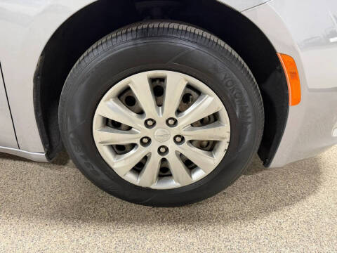 2021 Chrysler Voyager L