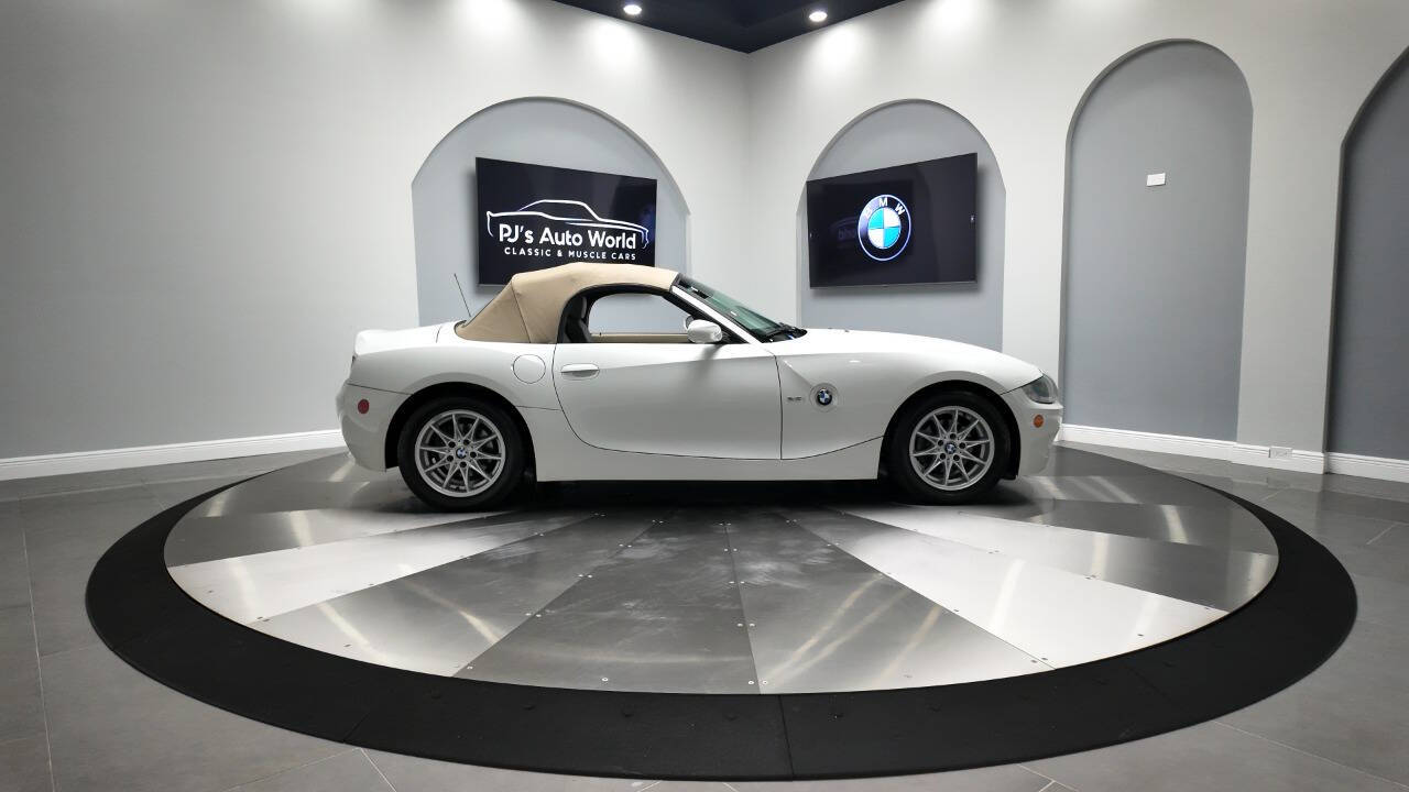 2005 BMW Z4 48