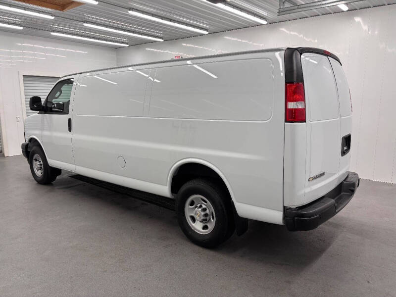 2023 Chevrolet Express 3500