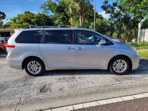 2012 Toyota Sienna