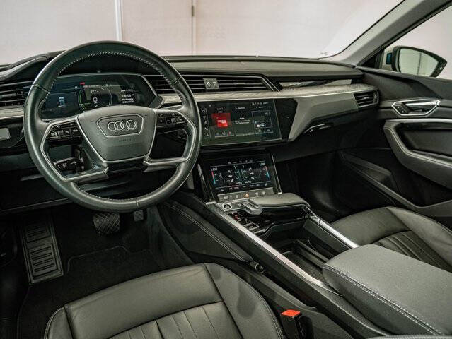 2021 Audi e-tron quattro Premium