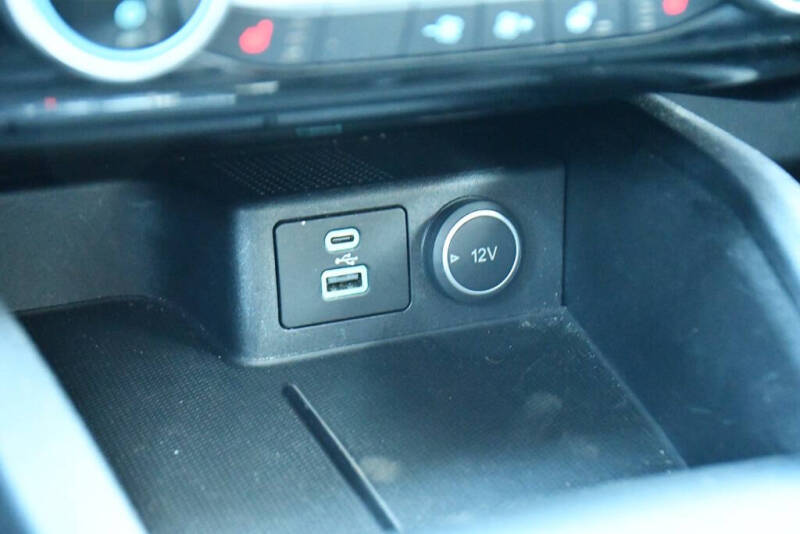 2021 Ford Escape Hybrid Titanium