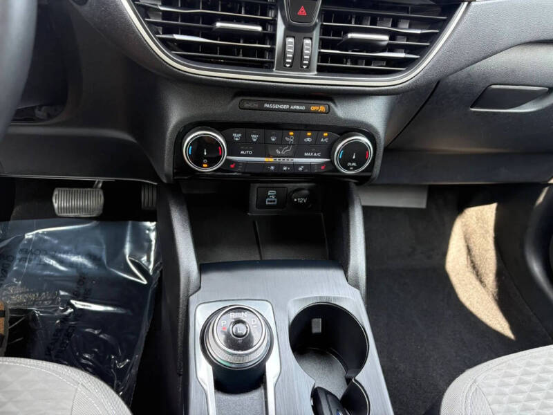 2022 Ford Escape SE