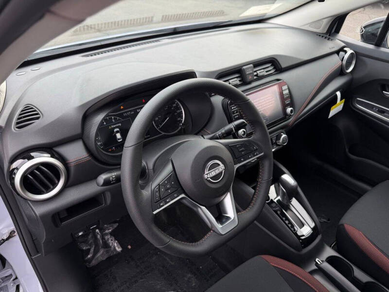 2025 Nissan Versa SR