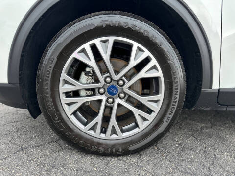 2020 Ford Escape SEL