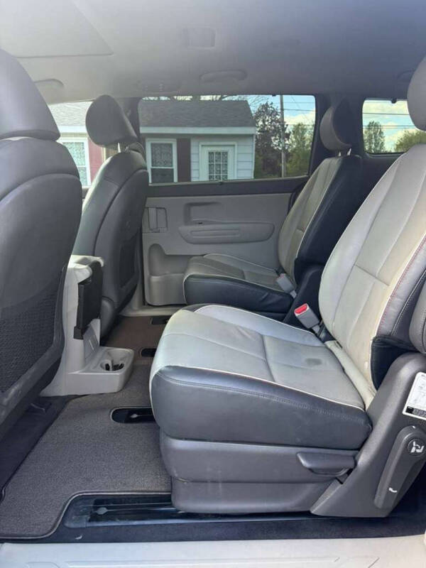 2018 Kia Sedona LX