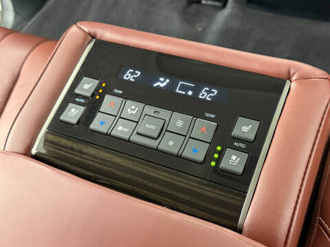 2019 Lexus LX 570 Three-Row