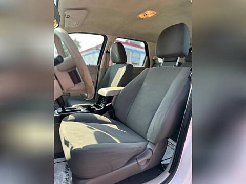 2010 Ford Escape XLS