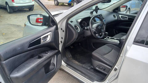 2020 Nissan Pathfinder SV