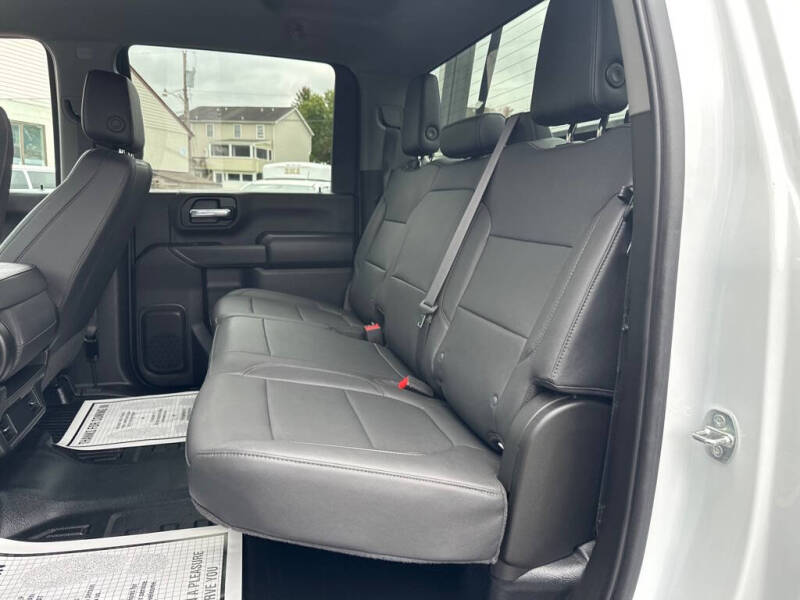 2022 GMC SIERRA UTILITY
