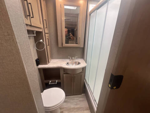 2021 Thor Motor Coach Hurricane