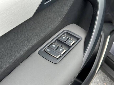 2025 VinFast VF8 Plus