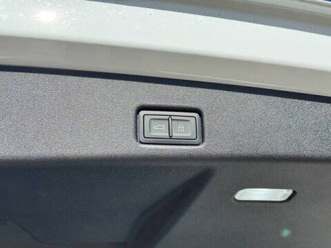 2025 Audi Q5 quattro Premium TFSI