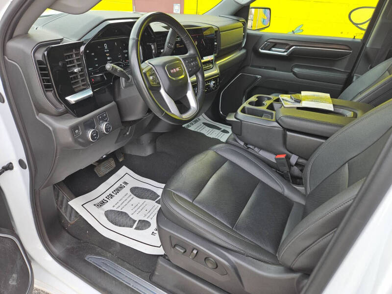 2024 GMC Sierra 1500 SLT