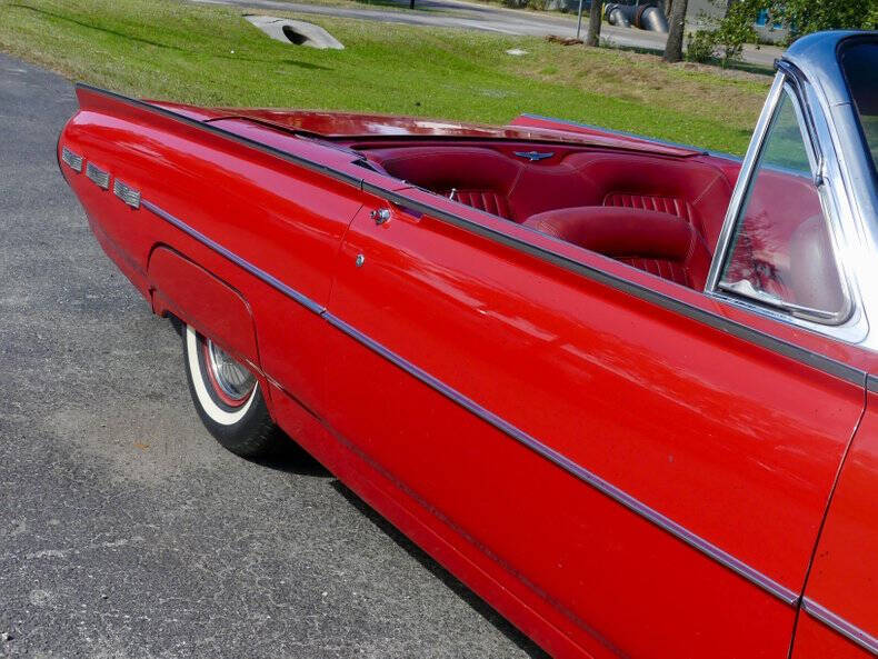 1962 Ford Thunderbird