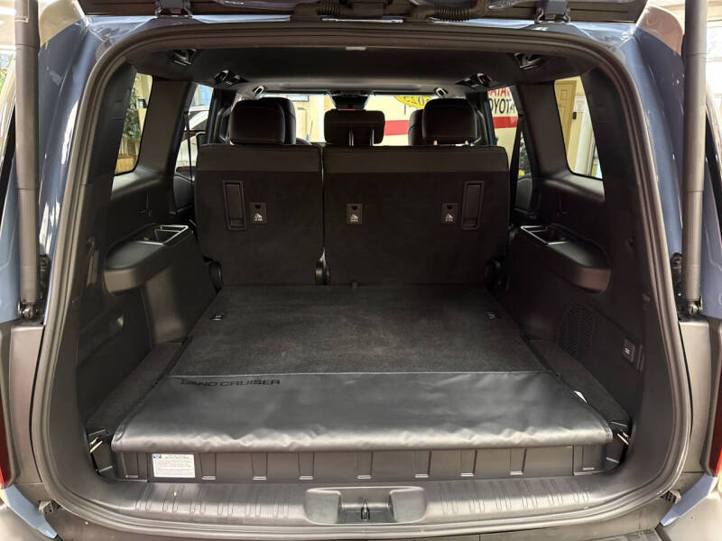 2025 Toyota Land Cruiser