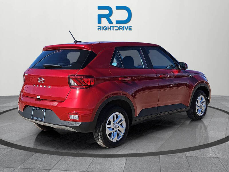 2025 Hyundai Venue SE