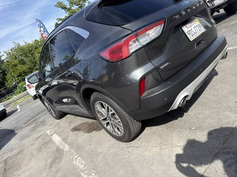 2020 Ford Escape SEL