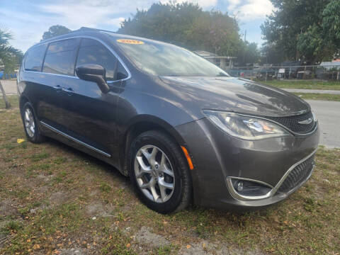 2017 Chrysler Pacifica Touring Plus