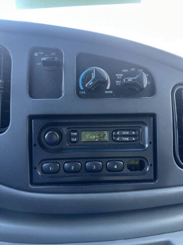 2004 Ford E-Super Duty