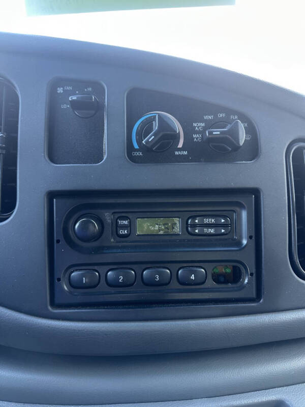 2004 Ford E-Super Duty