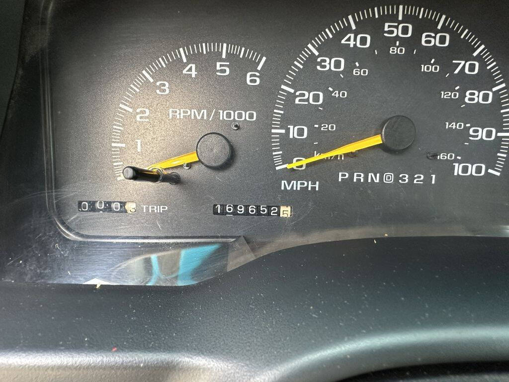 1998 Chevrolet Suburban 46