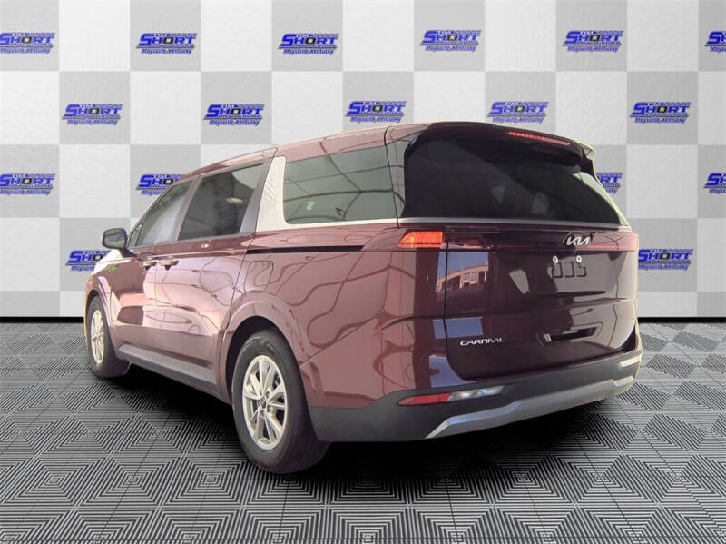 Used 2024 Kia Carnival LX Seat Pkg with VIN KNDNB4H3XR6413351 for sale in Maysville, KY