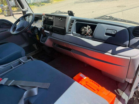 2017 Mitsubishi Fuso FE180