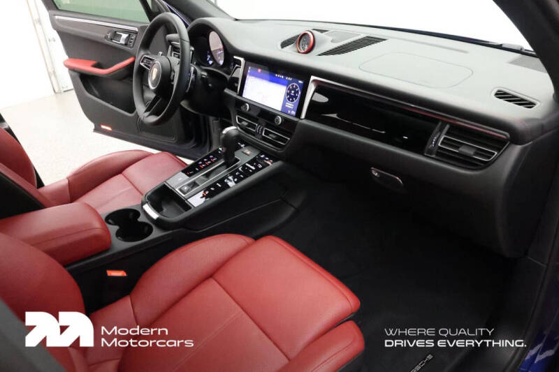 2025 Porsche Macan S