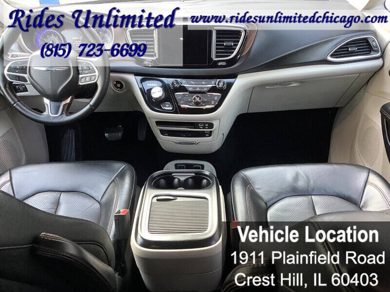 2017 Chrysler Pacifica Touring-L Plus