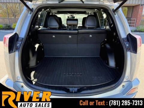 2017 Toyota RAV4 SE