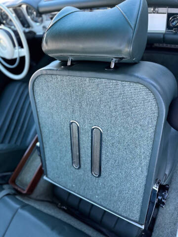 1970 Mercedes-Benz 280-Class